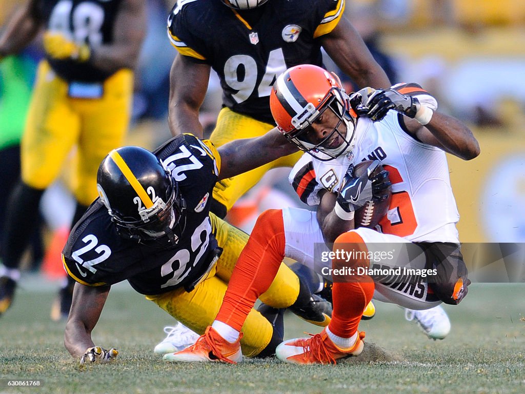 Cleveland Browns v Pittsburgh Steelers