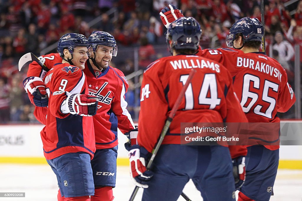 Toronto Maple Leafs v Washington Capitals