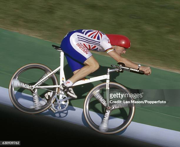 British cyclist Graeme Obree in action during the Men's Individual Pursuit Cycling event at the Summer Olympic Games in Atlanta, circa July 1996.