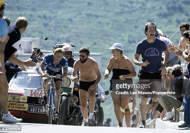 Peter Winnen of the Netherlands in cycling action during the Tour de France, circa 1981.