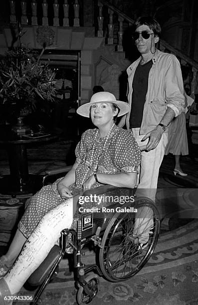 Tammy Grimes attends Joan Collins Hat Collection Fashion Show on August 12, 1985 at the Pierre Hotel in New York City.