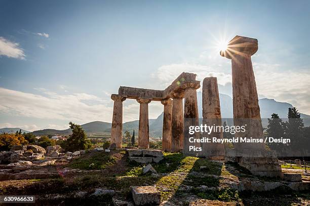 temple of apollo - templo de apolo corinto imagens e fotografias de stock
