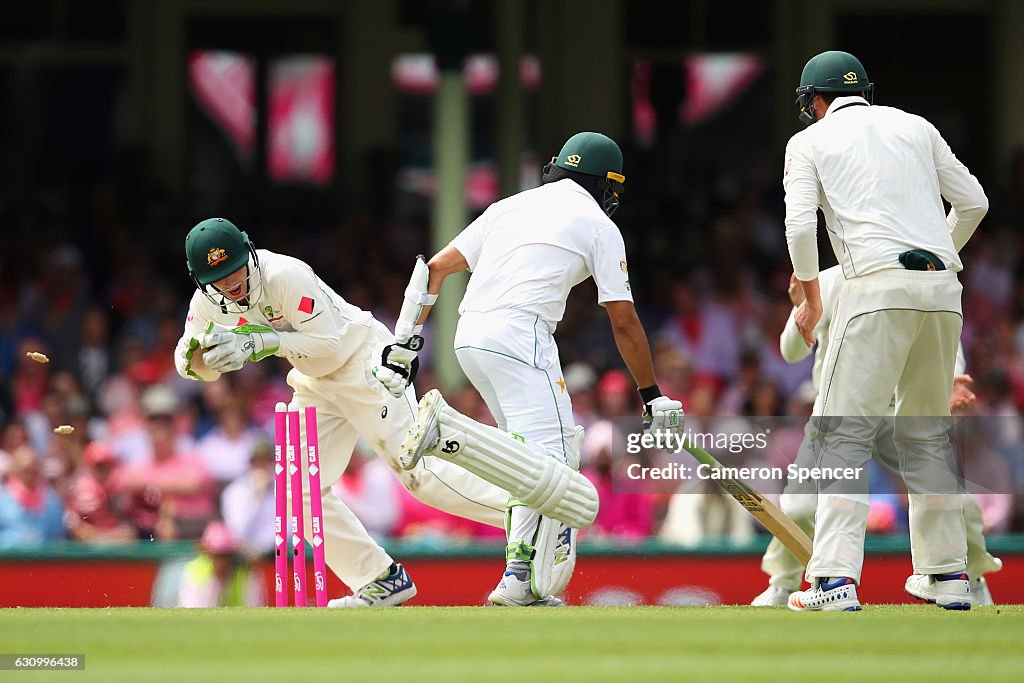 Australia v Pakistan - 3rd Test: Day 3