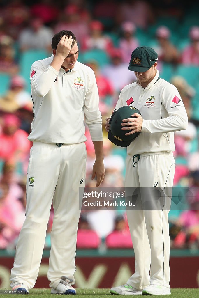 Australia v Pakistan - 3rd Test: Day 3