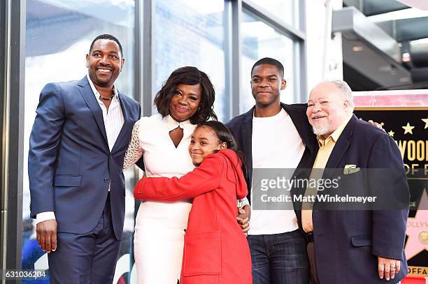 Mykelti Williamson, Viola Davis, Saniyya Sidney, Jovan Adepo and Stephen Henderson attend a ceremony honoing Viola Davis with a star on the Hollywood...
