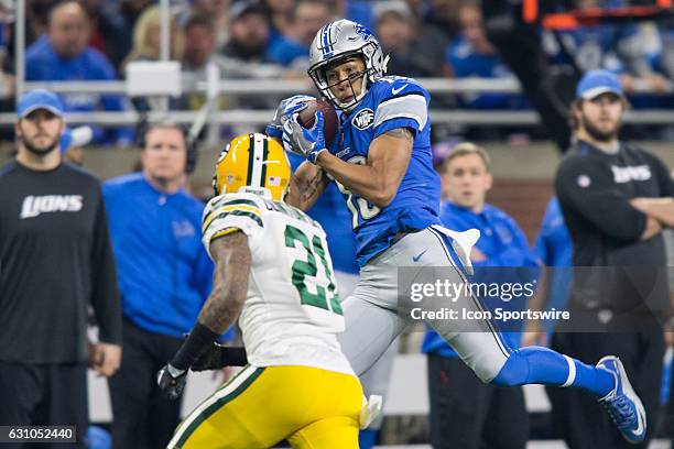 Detroit Lions wide receiver TJ Jones catches a pass during game action between the Green Bay Packers and the Detroit Lions on January 1, 2017 at Ford...