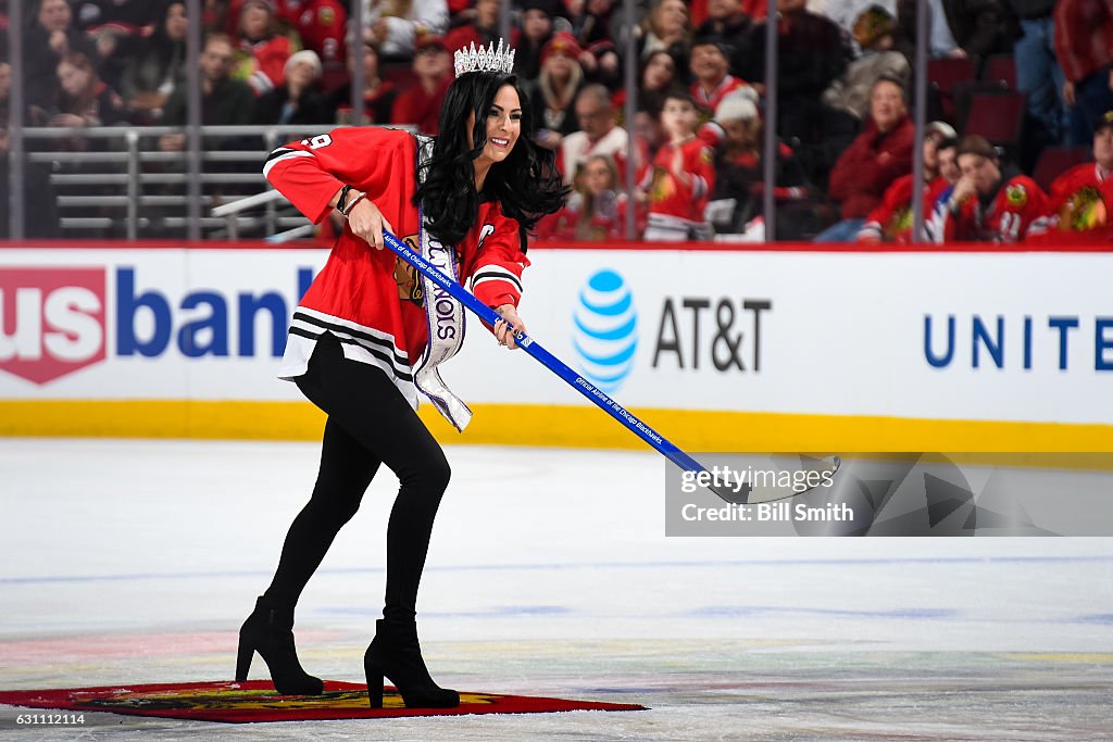 Carolina Hurricanes v Chicago Blackhawks