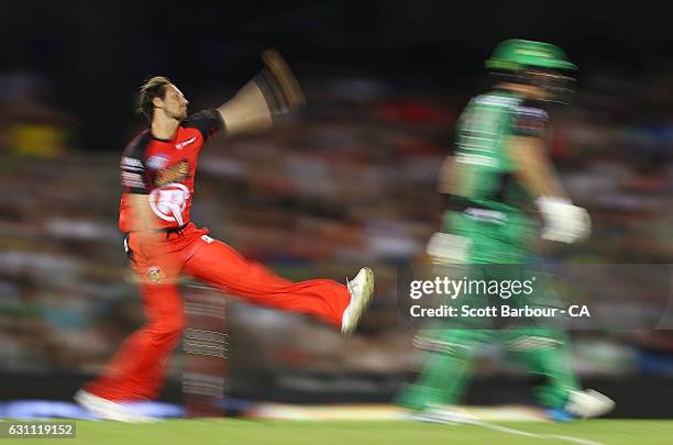 James Pattinson of the Renegades bowls during the Big Bash League match between the Melbourne Renegades and the Melbourne Stars at Etihad Stadium on...