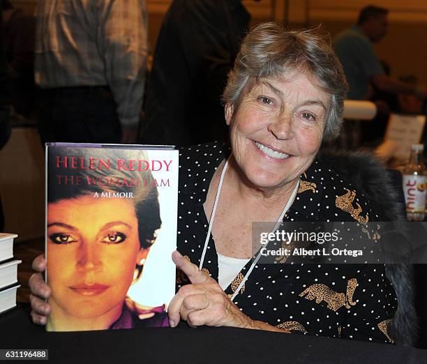 Singer Helen Reddy attends The Hollywood Show held at The Westin Los Angeles Airport on January 7, 2017 in Los Angeles, California.