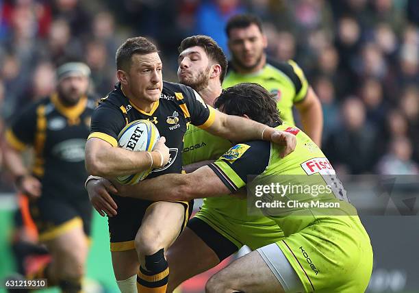 Jimmy Gopperth of Wasps in action during the Aviva Premiership match between Wasps and Leicester Tigers at The Ricoh Arena on January 8, 2017 in...