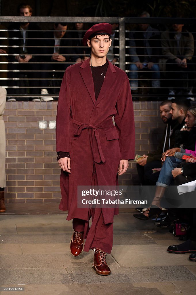 Maison MIHARA YASUHIRO - Runway - LFW Men's January 2017