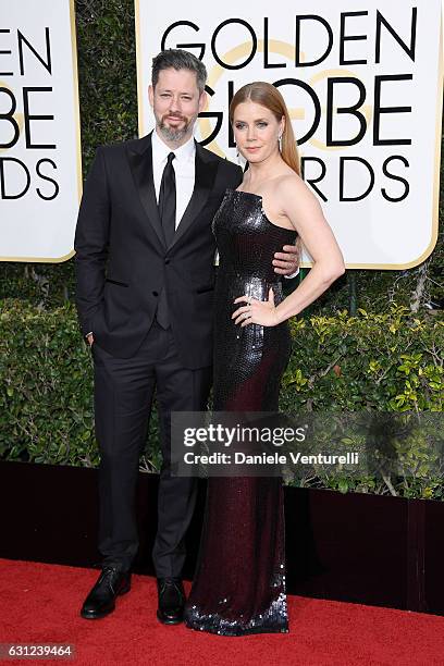 Amy Adams and Darren Le Gallo attend the 74th Annual Golden Globe Awards at The Beverly Hilton Hotel on January 8, 2017 in Beverly Hills, California.