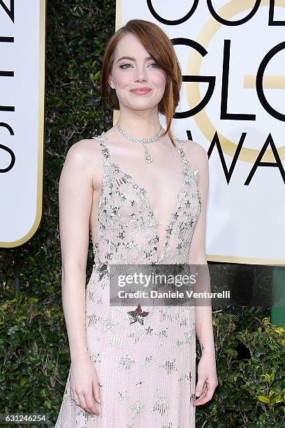 Emma Stone attends the 74th Annual Golden Globe Awards at The Beverly Hilton Hotel on January 8, 2017 in Beverly Hills, California.