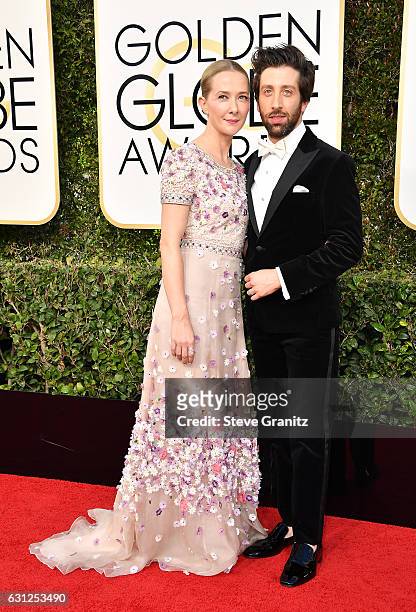 Actors Jocelyn Towne and Simon Helberg attend the 74th Annual Golden Globe Awards at The Beverly Hilton Hotel on January 8, 2017 in Beverly Hills,...