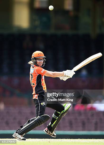 Lauren Ebsary of the Scorchers bats during the Women's Big Bash League match between the Sydney Sixers and the Perth Scorchers at Sydney Cricket...