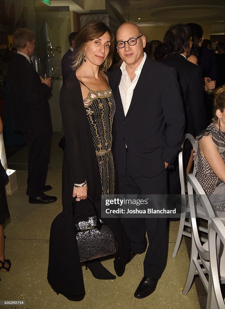 Actor Evan Handler and Elisa Atti attend HBO's Official Golden Globe... News Photo - Getty Images