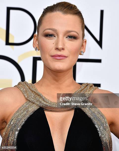 Blake Lively arrives at the 74th Annual Golden Globe Awards at The Beverly Hilton Hotel on January 8, 2017 in Beverly Hills, California.