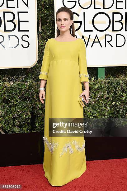 Natalie Portman attends the 74th Annual Golden Globe Awards - Arrivals at The Beverly Hilton Hotel on January 8, 2017 in Beverly Hills, California.