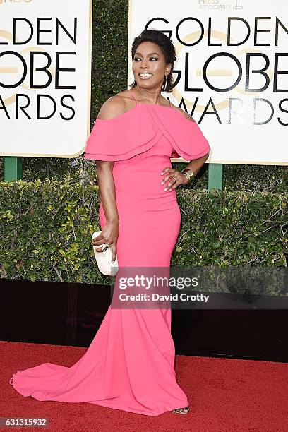 Angela Bassett attends the 74th Annual Golden Globe Awards - Arrivals at The Beverly Hilton Hotel on January 8, 2017 in Beverly Hills, California.