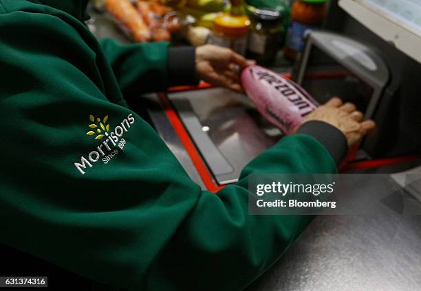 34 Till Scanner Stock Photos, High-Res Pictures, and Images - Getty Images