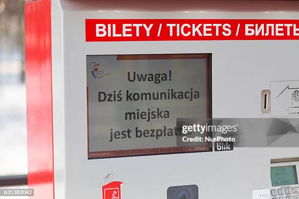 Information about free public transport during high smog level on the ticket machine in Warsaw, Poland on 9 January 2017