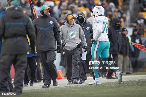 Playoffs: Miami Dolphins coach Adam Gase on sidelines during game vs Pittsburgh Steelers at Heinz Field. Pittsburgh, PA 1/8/2017 CREDIT: Al Tielemans