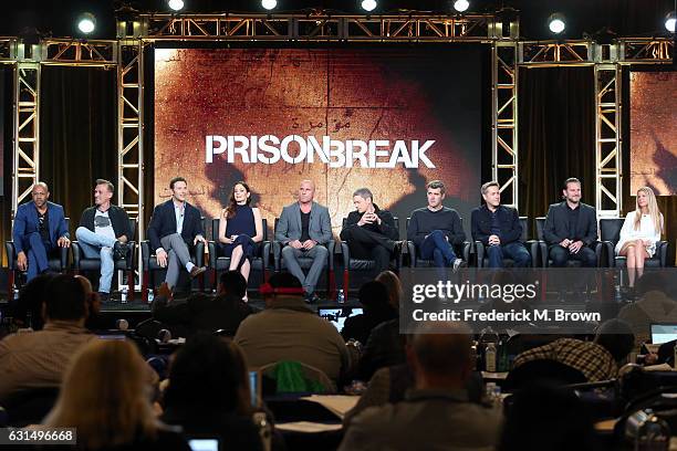 Actors Rockmond Dunbar, Robert Knepper, Mark Feuerstein, Sarah Wayne Callies, Dominic Purcell, and Wentworth Miller, Creator/Executive producer Paul...