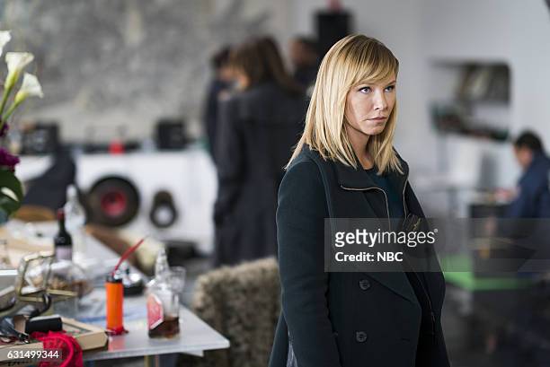 Chasing Theo" Episode 1813 -- Pictured: Kelli Giddish as Detective Amanda Rollins --