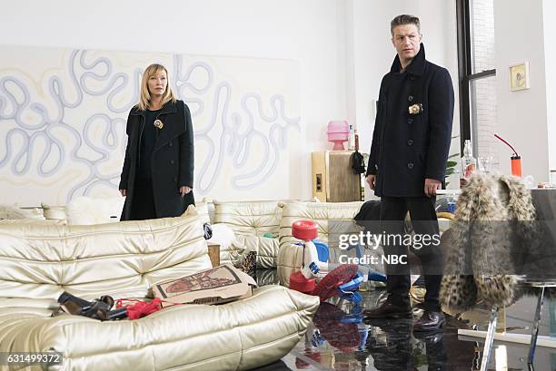 Chasing Theo" Episode 1813 -- Pictured: Kelli Giddish as Detective Amanda Rollins, Peter Scanavino as Dominick "Sonny" Carisi --