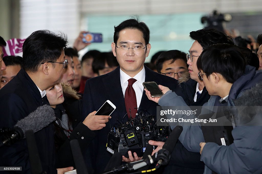 Samsung Vice Chairman Lee Questioned Over Bribery Allegations