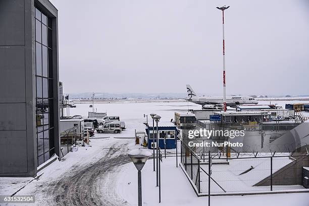 The international Airport of Thessaloniki, now run by FraPort douzens of flights annulled, cancelld or with hours of delay due to bad weather...