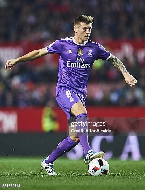 Toni Kroos of Real Madrid CF in action during the Copa del Rey Round of 16 Second Leg match between Sevilla FC vs Real Madrid CF at Ramon Sanchez...