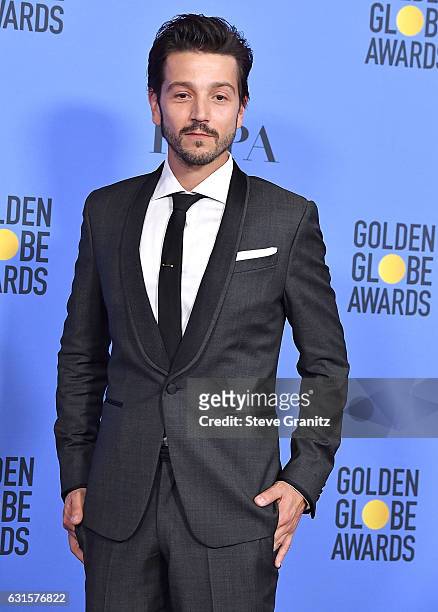 Diego Luna poses at the 74th Annual Golden Globe Awards at The Beverly Hilton Hotel on January 8, 2017 in Beverly Hills, California.
