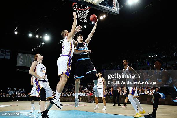 Rob Loe of the Breakers goes up against Aleks Maric of the Kings during the round 15 NBL match between the New Zealand Breakers and the Sydney Kings...