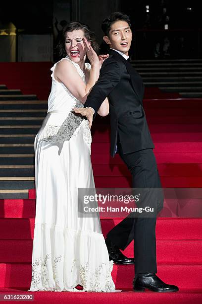 Actors Milla Jovovich and Lee Jun-Ki attend the Seoul premiere for News  Photo - Getty Images