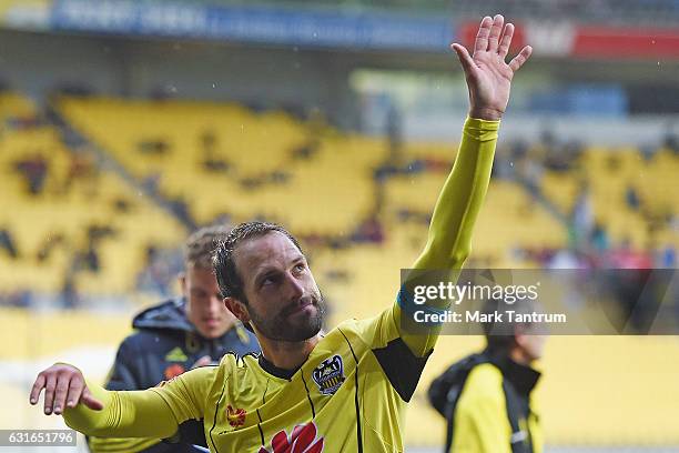 Andrew Durante of the Wellington Phoenix acknowledges the crowd during the round 15 A-League match between the Wellington Phoenix and the Central...