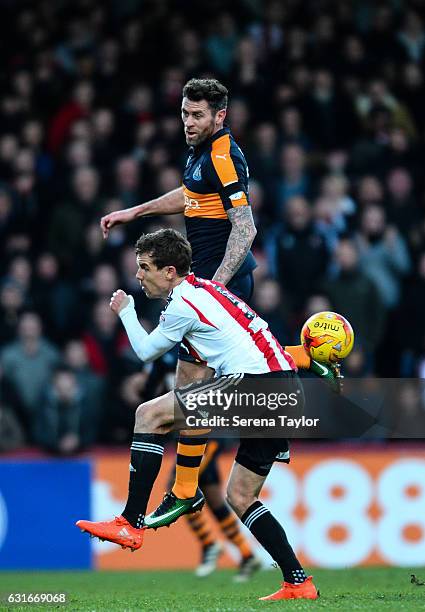 Daryl Murphy of Newcastle United heads the ball during the Championship Match between Brentford and Newcastle United at Griffin Park on January 14,...