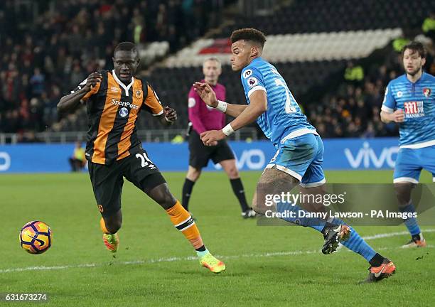 Hull City's Oumar Niasse in action during the Premier League match at The KCOM Stadium, Hull.