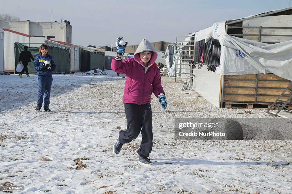 Refugees recovering from the severe cold in the camp