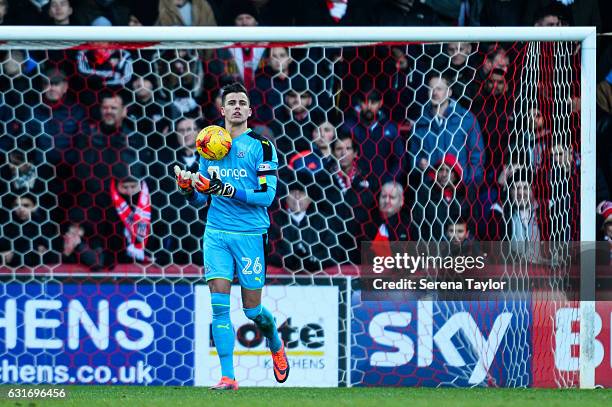 Newcastle United's Goalkeeper Karl Darlow catches the ball during the Championship Match between Brentford and Newcastle United at Griffin Park on...