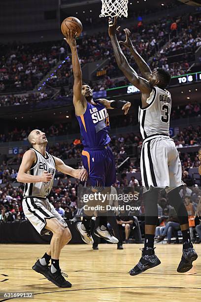 Leandro Barbosa of the Phoenix Suns drives to the basket against the San Antonio Spurs as part of NBA Global Games at Arena Ciudad de Mexico on...