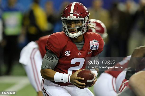 Alabama Crimson Tide linebacker Shaun Dion Hamilton during the College Football Playoff Semifinal at the Chick-fil-A Peach Bowl between the...