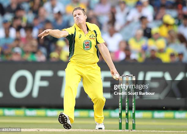 James Faulkner of Australia bowls during game two of the One Day International series between Australia and Pakistan at Melbourne Cricket Ground on...