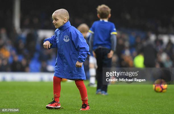Young Sunderland fan Bradley Lowery warms up with the teams prior to kickoff during the Premier League match between Everton and Manchester City at...