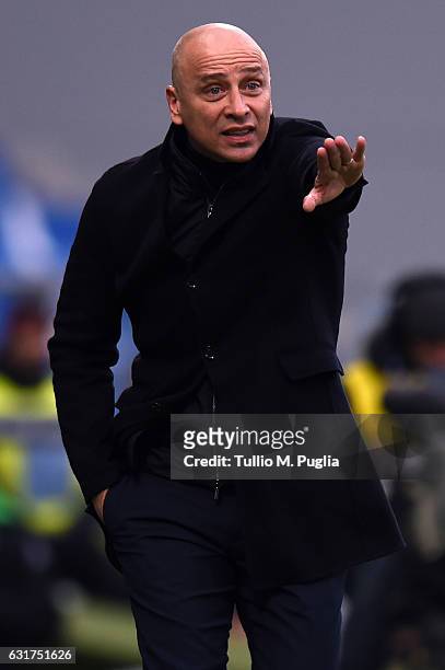 Head coach Eugenio Corini of Palermo issues instructions during the Serie A match between US Sassuolo and US Citta di Palermo at Mapei Stadium -...