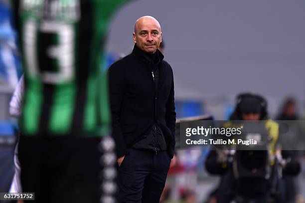 Head coach Eugenio Corini of Palermo looks on during the Serie A match between US Sassuolo and US Citta di Palermo at Mapei Stadium - Citta' del...