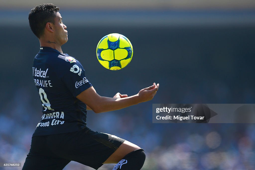 Pumas UNAM v Cruz Azul - Torneo Clausura 2017 Liga MX