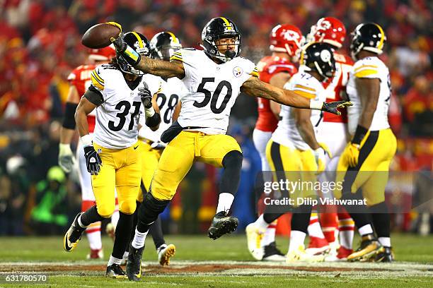 Inside linebacker Ryan Shazier of the Pittsburgh Steelers celebrates a play against the Kansas City Chiefs during the second quarter in the AFC...