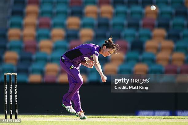 Julie Hunter of the Hurricanes bowls during the Women's Big Bash League match between the Hobart Hurricanes and the Sydney Thunder at Blundstone...