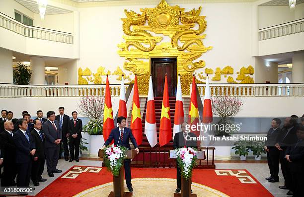 Japanese Prime Minister Shinzo Abe and Vietnamese Prime Minister Nguyen Xuan Phuc attend a joint press conference following their meeting at Prime...